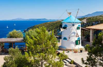 Island Hopping in Greece and where to base yourself