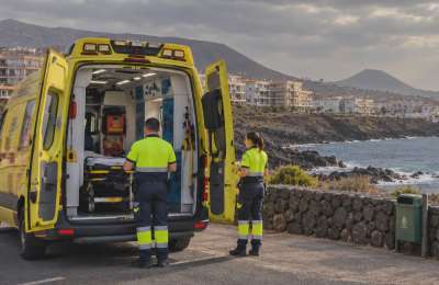 24-year-old man hospitalised after being rescued from the sea in south Tenerife